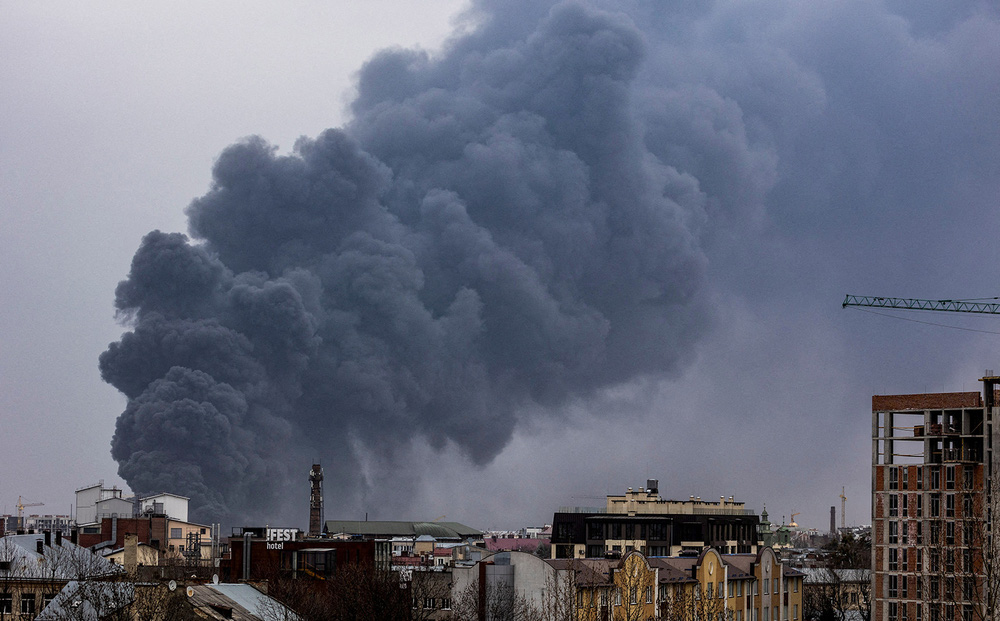 CNN: Nga nã tên lửa dữ dội ở Lviv - Thiệt hại nặng, Ukraine khẩn cấp yêu cầu phòng không