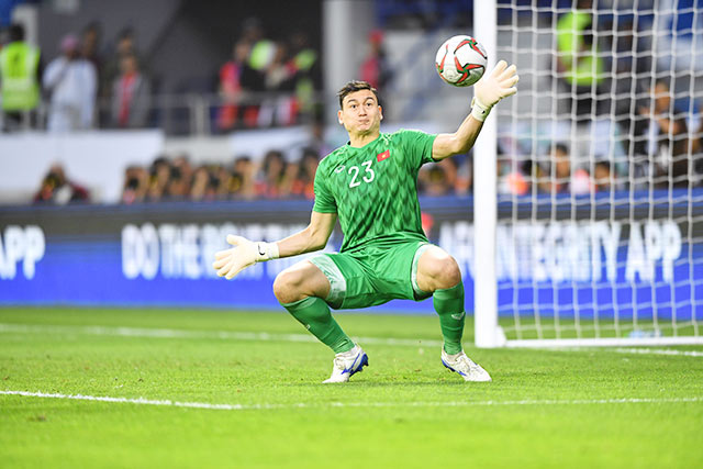 Văn Lâm có được bắt chính trận Việt Nam vs Nhật Bản?