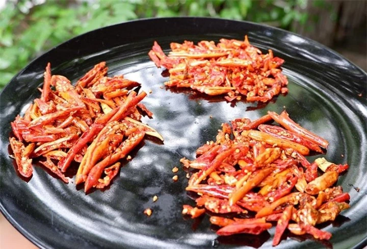 Món snack ớt khô nổi tiếng ở Thái Lan, nhai giòn rụm mà không hề cay xé lưỡi? - 3