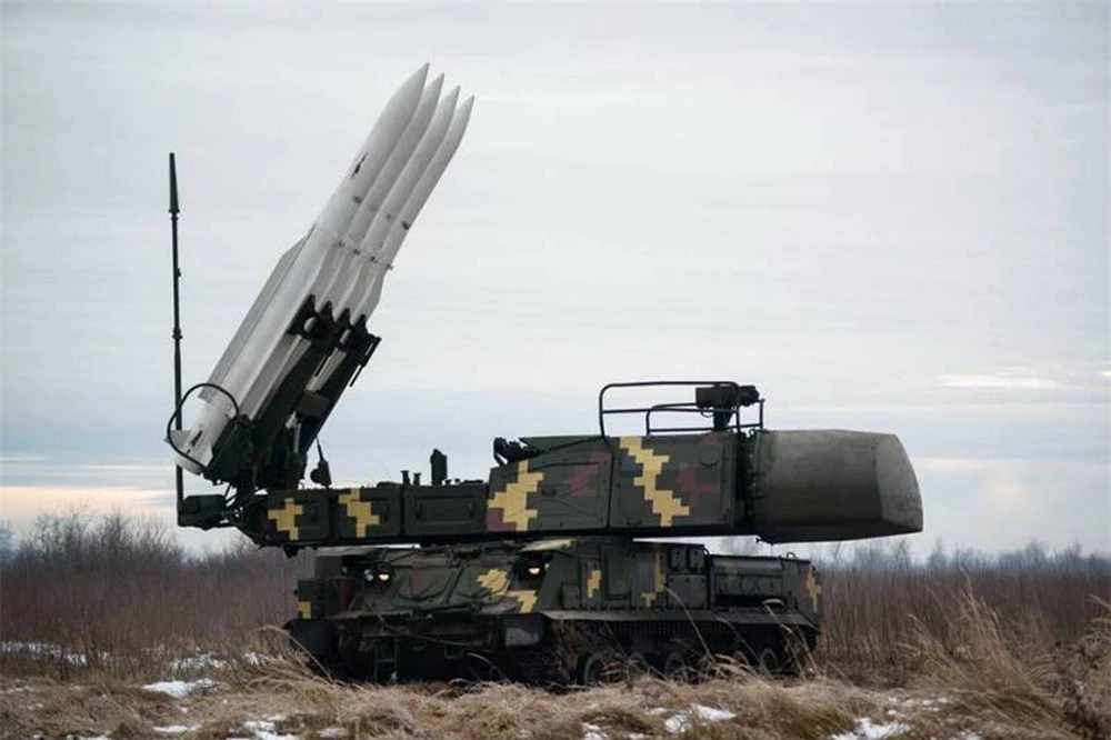 Topwar: Vũ khí phòng không hiệu quả nhất của Ukraine vẫn tan nát dưới tên lửa Nga, vì sao? - Ảnh 3.