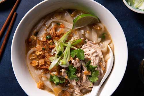 Lạ mà quen 5 món ngon của người Lào: Phở Viêng Chăn khác gì phở Hà Nội?