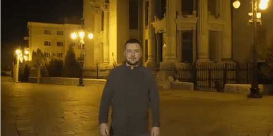 Báo Trung Quốc: Video của Tổng thống Ukraine bị dân mạng "bóc phốt", thành đề tài trào phúng