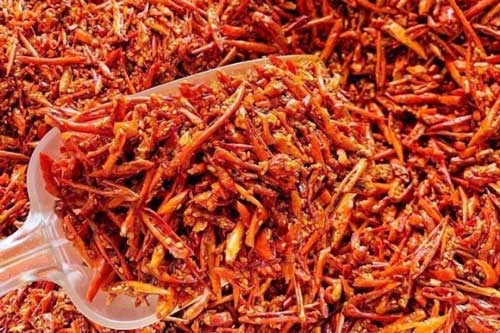 Món snack ớt khô nổi tiếng ở Thái Lan, nhai giòn rụm mà không hề cay xé lưỡi?