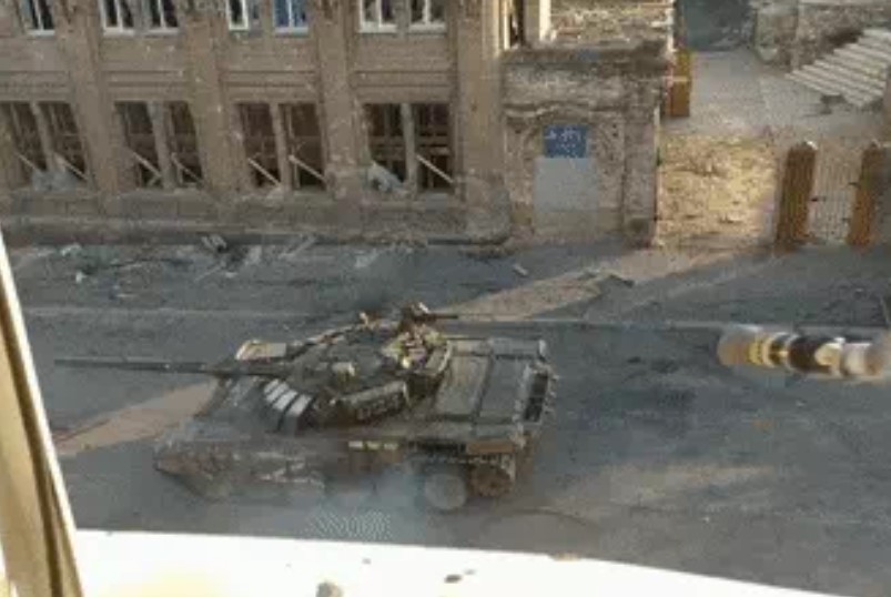 Rộ tranh cãi về video lính Ukraine mai phục, khai hỏa tên lửa Anh vào tăng Nga ở Mariupol