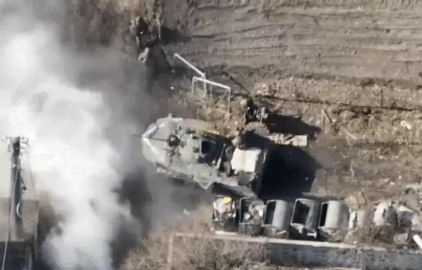 NÓNG: Chảo lửa Mariupol, Ukraine coi như "đã xong" - Chỉ huy Azov tháo chạy, bỏ mặc lính