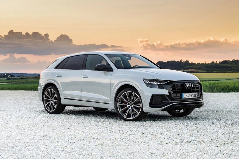 9. Audi Q8 (giá khởi điểm: 70.800 USD).