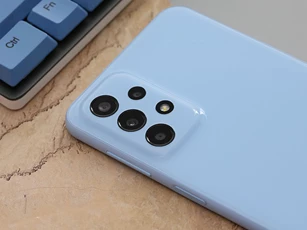 Ảnh chi tiết Samsung Galaxy A23 vừa lên kệ tại Việt Nam, giá từ 5,19 triệu đồng