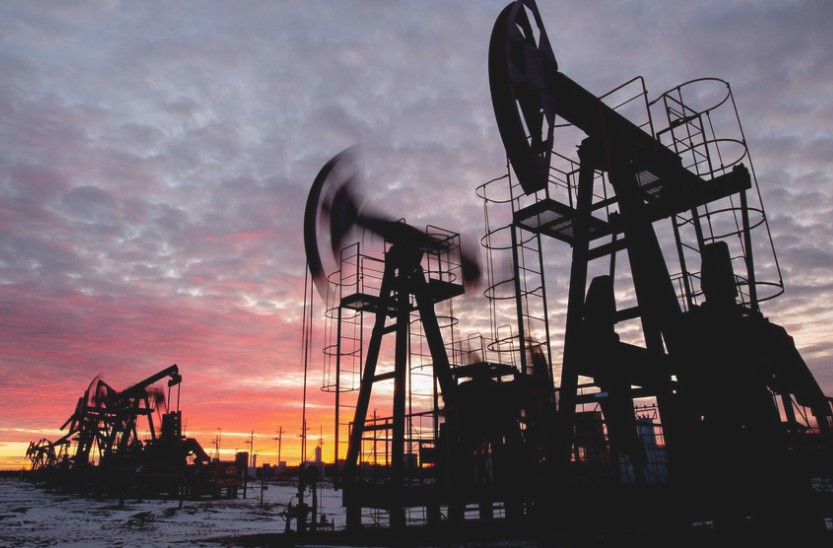 Ấn Độ mua dầu "đại hạ giá" của Moscow và Trung Quốc có thể là nước tiếp theo: Ai có thể hạ gục ngành công nghiệp dầu mỏ Nga khi gần 3 tỷ người đang có nhu cầu?