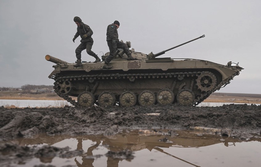 Nga có dấu hiệu hành quân chậm chạp ở Ukraine: Hóa ra lý do đến từ "vị tướng bùn"?