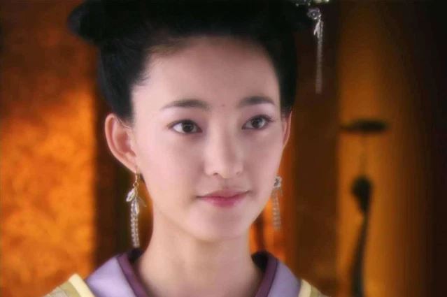 Mỹ nhân phụ bạc chồng con để vào cung, sau này khiến hoàng đế phá lệ: Lời phán ứng nghiệm?