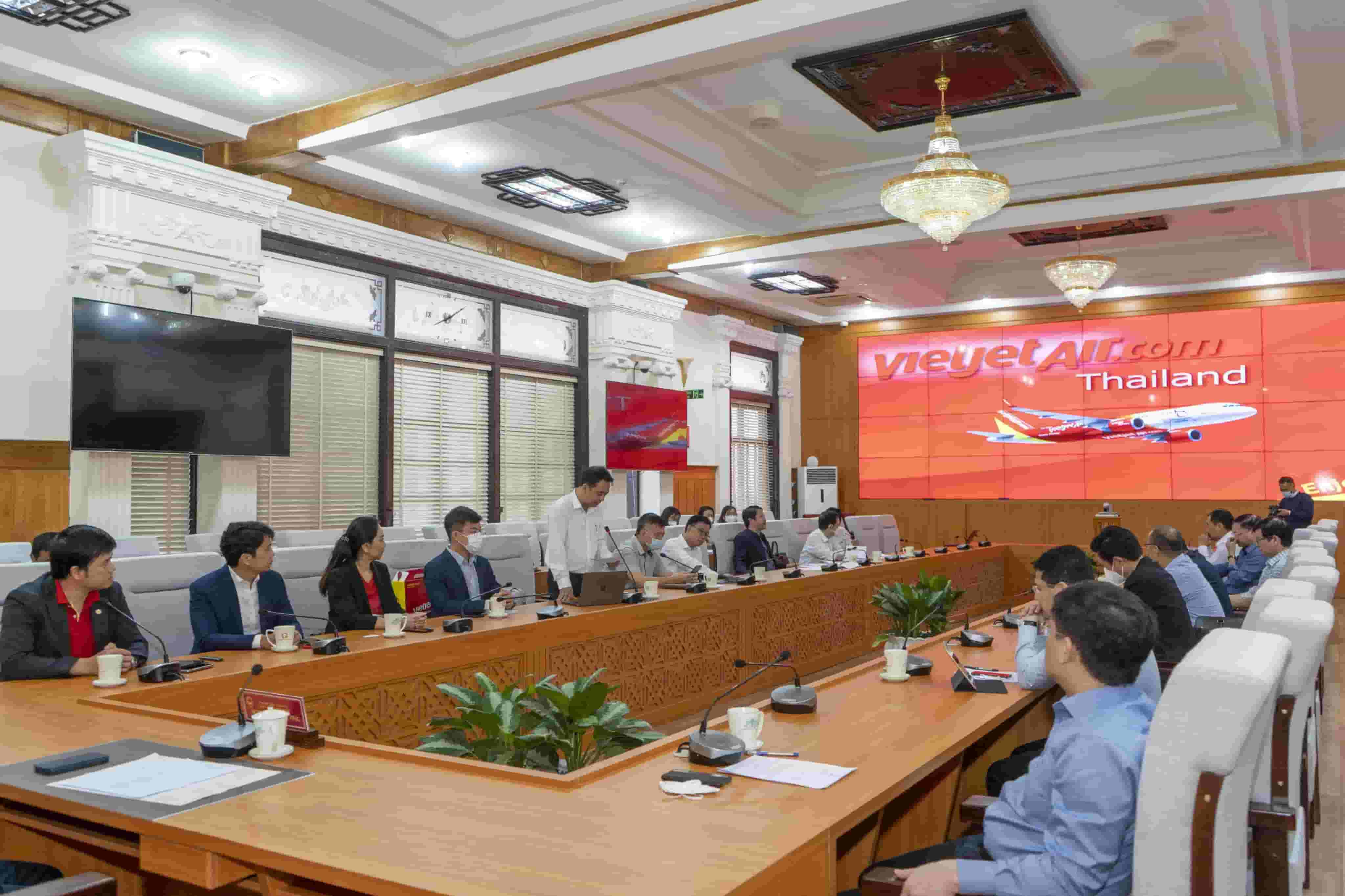 Mở đường bay “hút” du khách Thái Lan đến Huế