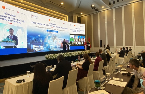 Ra m&#x1EAF;t C&#x1ED5;ng Th&#xF4;ng tin C&#x1A1; s&#x1EDF; D&#x1EEF; li&#x1EC7;u Th&#x1B0;&#x1A1;ng m&#x1EA1;i Vi&#x1EC7;t Nam