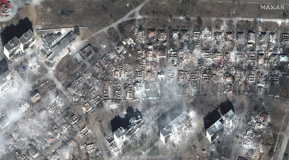 Những hình ảnh mới nhất từ chảo lửa Mariupol, Ukraine: Hậu quả khủng khiếp - Ảnh 4.