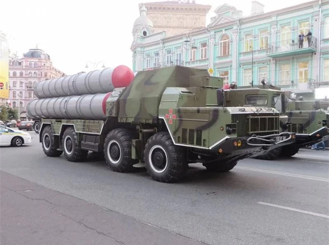 S-300 Ukraine bị Nga dò trúng, tập kích tan nát - Video nóng bỏng tại hiện trường! - Ảnh 4.