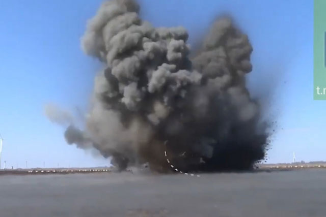 Khoảnh khắc công binh Nga kích nổ mìn do đối phương gài ở Kherson (Ukraine)