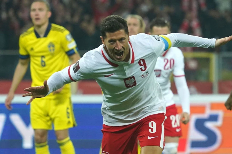 Ba Lan giành vé tới Qatar.