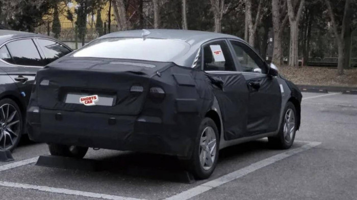 Hyundai Accent 2023 tiếp tục lộ diện, chia sẻ thiết kế từ Elantra