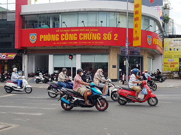 Thị trường bất động sản ở Đà Nẵng đang dần ấm trở lại nên hoạt động của các Văn phòng công chứng cũng trở nên nhộn nhịp hơn