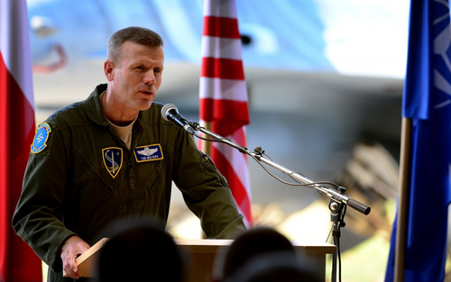 NÓNG: Tướng số 2 NATO tuyên bố cần triển khai quân đến gần Ukraine