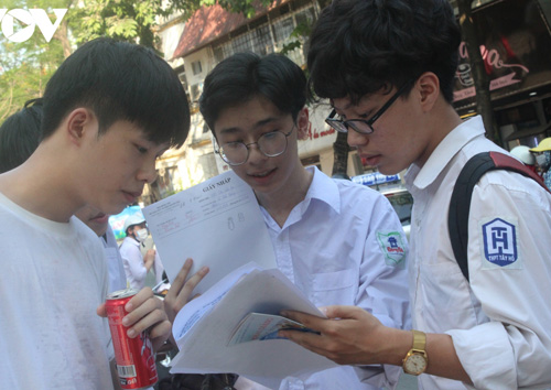 Sai sót trong đề thi đánh giá năng lực của ĐH Quốc gia TP HCM, bài thi tính điểm thế nào?