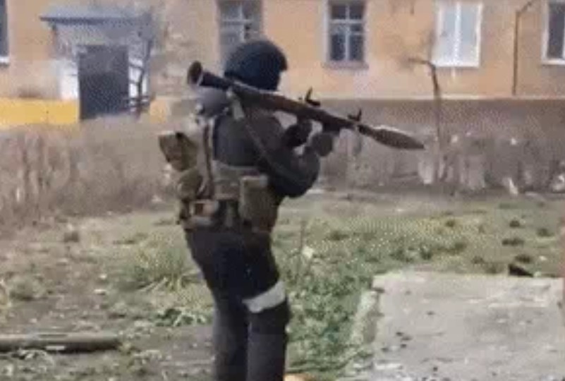 Topwar: Lực lượng Nga trút hỏa lực "dọn bãi" - Bắt đầu đếm ngược giờ nổ súng ở Donbass?