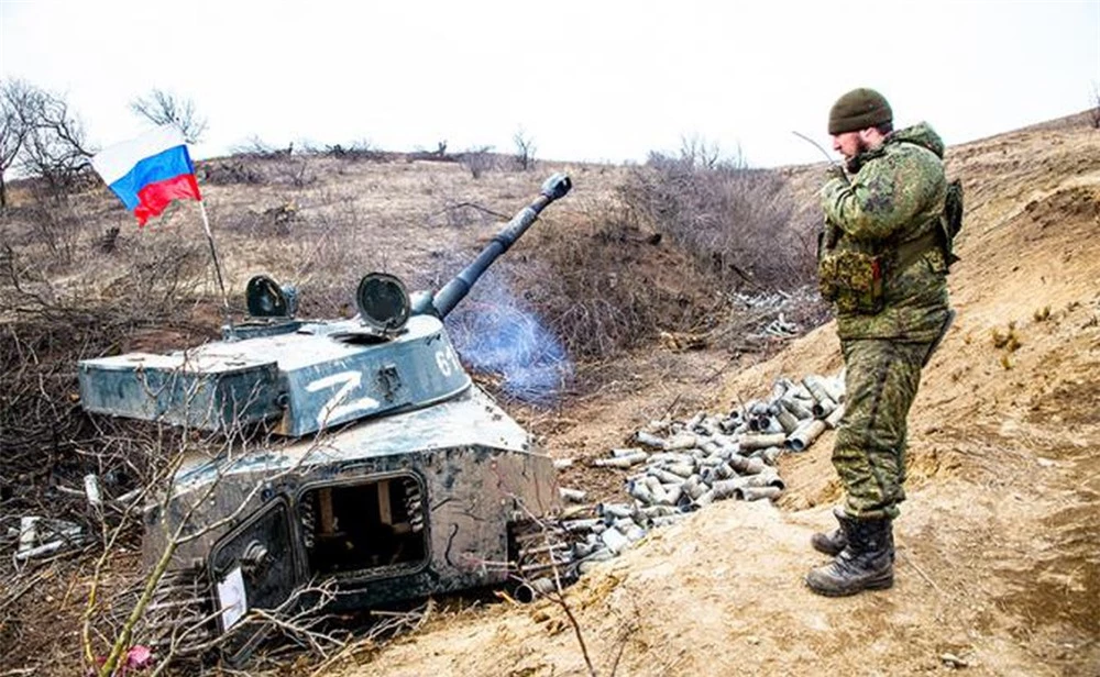 Topwar: Lực lượng Nga trút hỏa lực dọn bãi - Bắt đầu đếm ngược giờ nổ súng ở Donbass? - Ảnh 3.