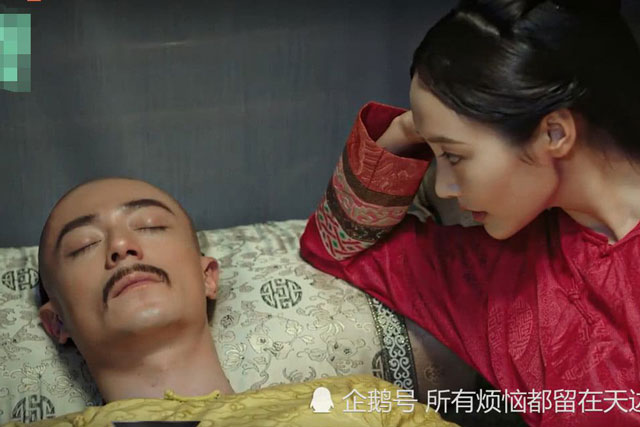 L&#x1EA7;n &#x111;&#x1EA7;u th&#x1ECB; t&#x1EA9;m, cung n&#x1EEF; gi&#x1EDF; tr&#xF2; kh&#xF4;ng gi&#x1ED1;ng ai v&#x1EDB;i C&#xE0;n Long: Ho&#xE0;ng &#x111;&#x1EBF; ch&#x1EBF;t m&#xEA; ch&#x1EBF;t m&#x1EC7;t