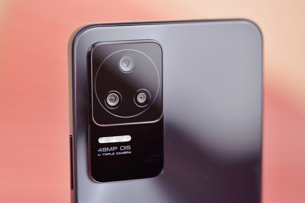 Smartphone chip 870 5G, RAM 12 GB, sạc 67W, màn hình 120Hz, giá từ 6,48 triệu đồng