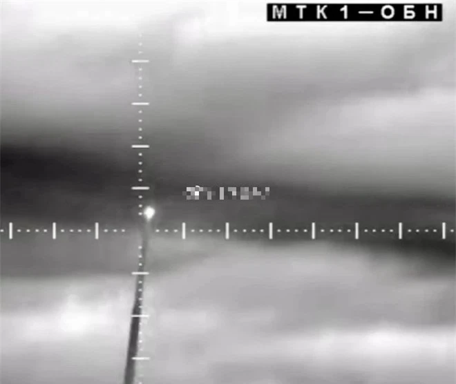 NÓNG: Lính Ukraine sống sót sau vụ Nga bắn rơi Mi-8 tiết lộ chi tiết nhiệm vụ ở Mariupol - Ảnh 1.