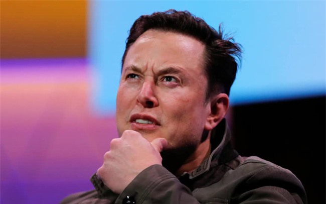 Tâng bốc không được, doạ nạt không xong, Cục An toàn Giao thông Mỹ 'bó tay' với Elon Musk mỗi lần điều tra Tesla