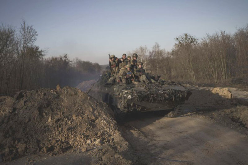 Tổng thống Ukraine Zelensky tuyên bố: Nga chuẩn bị tấn công cực mạnh ở Donbass