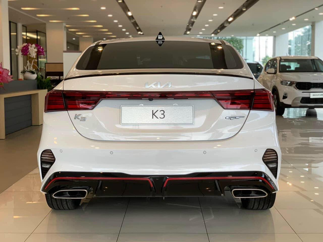 Kia K3 GT giá 759 triệu đồng về đại lý: Đuôi hầm hố như xe đua, ghế thể thao, mạnh hơn 200 mã lực, hộp số mới