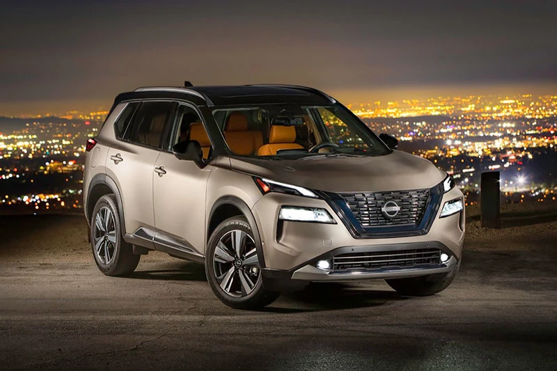 SUV cỡ nhỏ tiết kiệm nhiên liệu nhất: Nissan Rogue (mức tiêu hao nhiên liệu ở đường hỗn hợp: 7,6 lít/100 km).