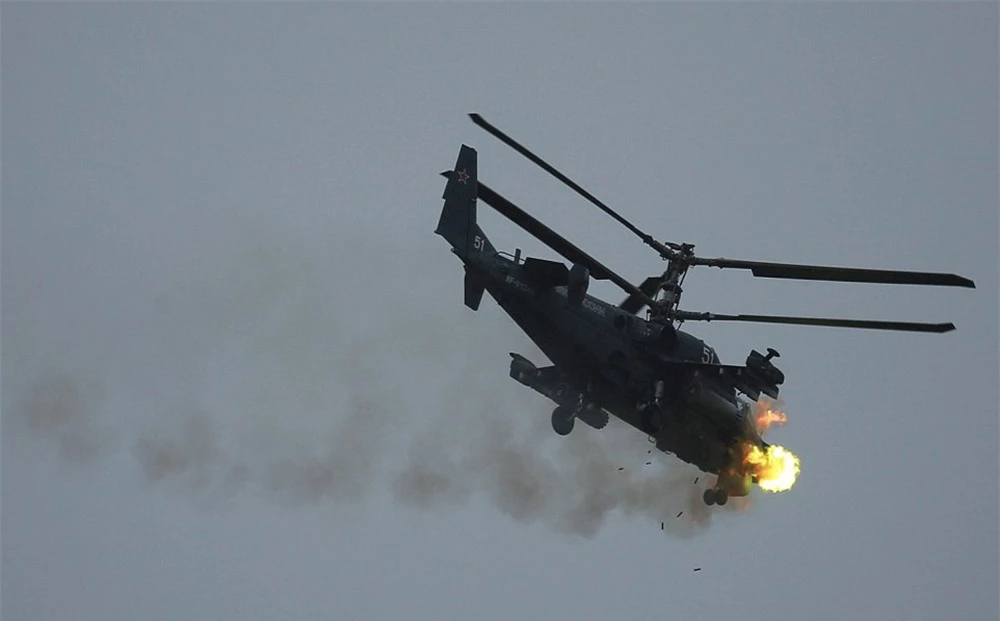 NÓNG: Nga nhắm tên lửa vào sân bay quân sự Ukraine, tuyên bố phá hủy 24 trực thăng