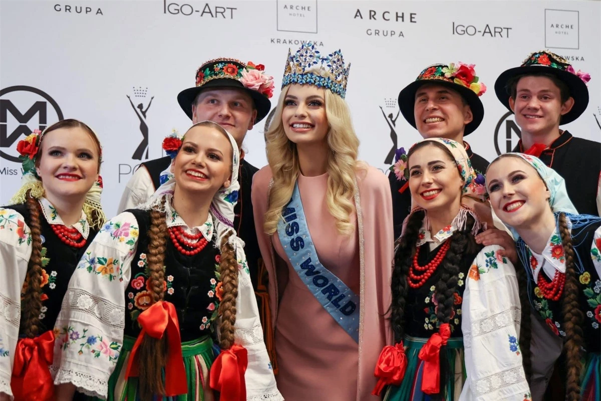 Chiến thắng của Karolina Bielawska được số đông ủng hộ. Cô được khen tài sắc vẹn toàn.