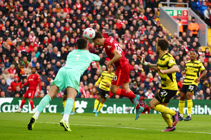 Đả bại Watford, Liverpool tạm chiếm ngôi đầu