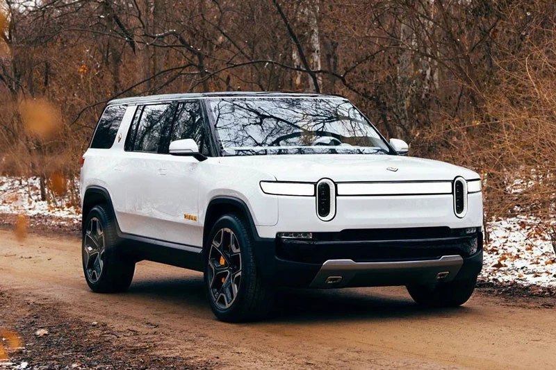 3. Rivian R1S.