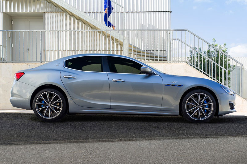 Bảng giá xe Maserati tháng 4/2022