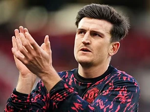 Fan MU thay đổi thái độ với Maguire ở trận hòa Leicester