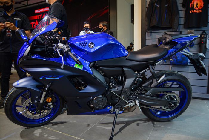 Chi tiết Yamaha YZF-R7 giá 269 triệu đồng tại Việt Nam