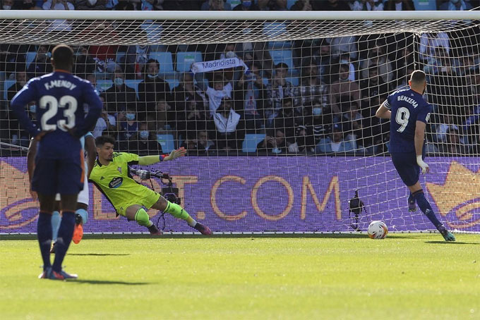 Benzema lập cú đúp trên chấm 11m, Real nhọc nhằn hạ chủ nhà Celta Vigo