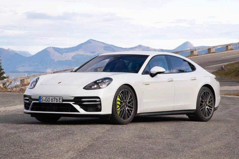 2. Porsche Panamera Turbo S E-Hybrid.