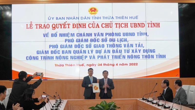 Ông Trần Hữu Thuỳ Giang - Giám đốc Sở Du lịch tỉnh Thừa Thiên Huế được bổ nhiệm giữ chức Chánh Văn phòng UBND tỉnh
