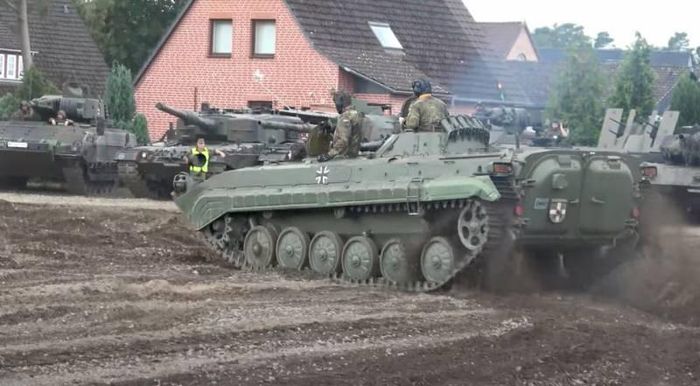 Đức bất ngờ dội gáo nước lạnh vào đề nghị cung cấp vũ khí của Ukraine