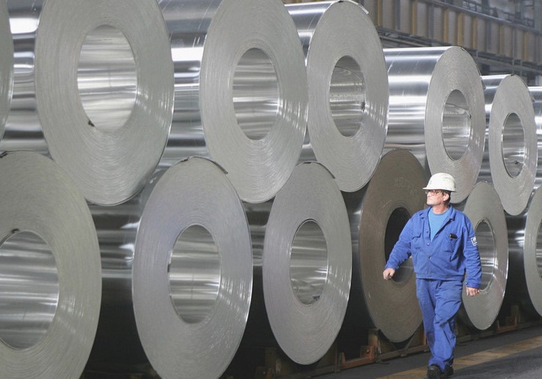 Sau dầu thô, châu Âu lại 'trống đánh xuôi, kèn thổi ngược' với kim loại từ Nga