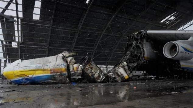 Những hình ảnh mới gây sốc về chiếc An-225 lớn nhất thế giới của Ukraine bị phá hủy - Ảnh 5.