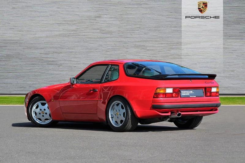 2. Porsche 944 Turbo.