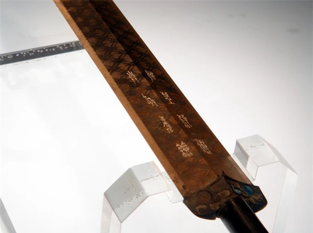 3 thanh kiếm nổi tiếng: Số 2 nghìn năm vẫn sắc bén, chất lượng khiến chuyên gia ngả mũ - Ảnh 2.