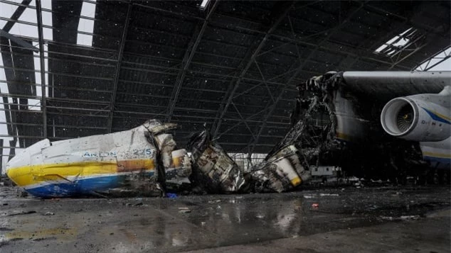 Cận cảnh chiếc máy bay lớn nhất thế giới hóa đống sắt vụn vì xung đột Ukraine - Ảnh 5.