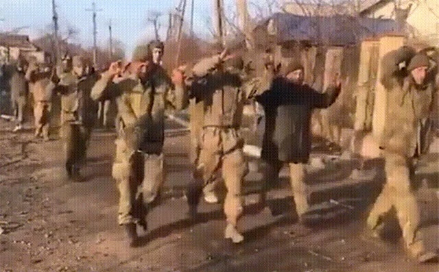 Lãnh đạo Chechnya đăng video "binh sĩ hải quân Ukraine đầu hàng" liền bị dân mạng bóc phốt
